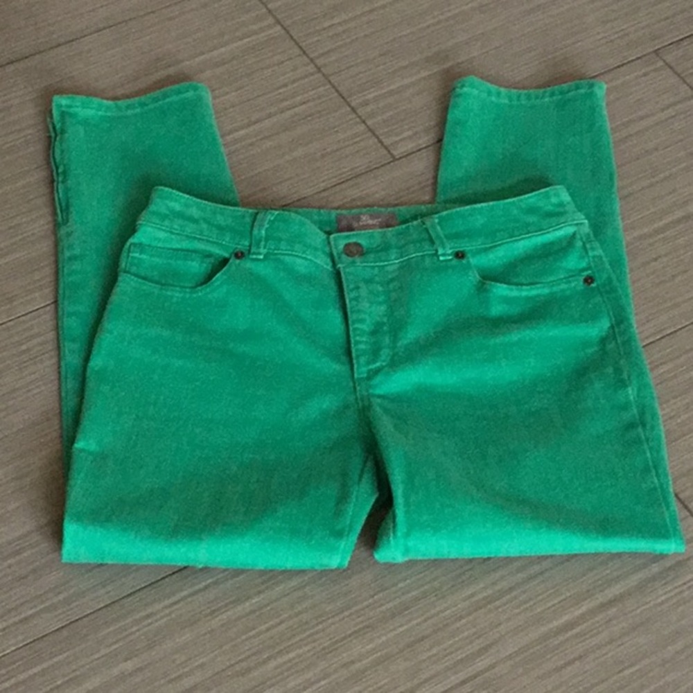 Chico’s So Slimming zip ankle jeans